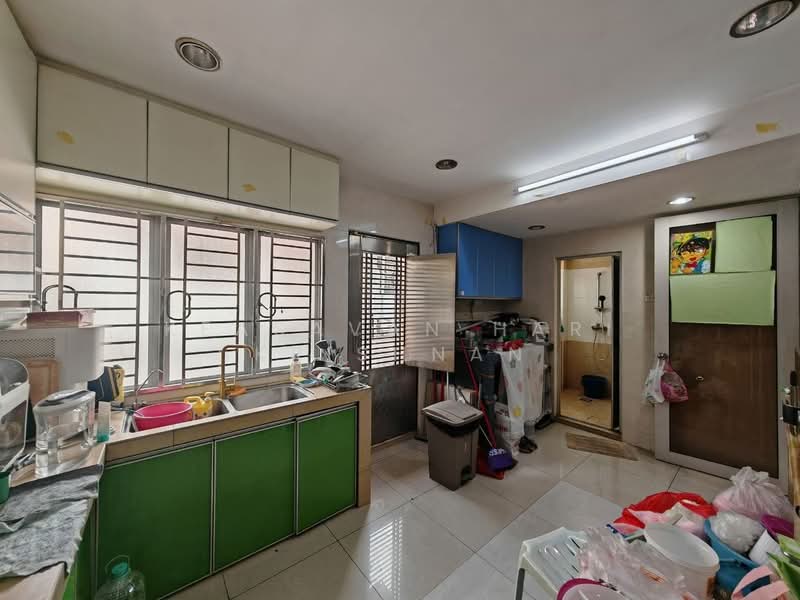 Rumah Teres 1.5-Tingkat untuk Dijual di Taman Gembira (Jalan Klang Lama (Old Klang Road)) - Keasavan Hari Krishnan - Kitchen - PropertyGuru.com.my