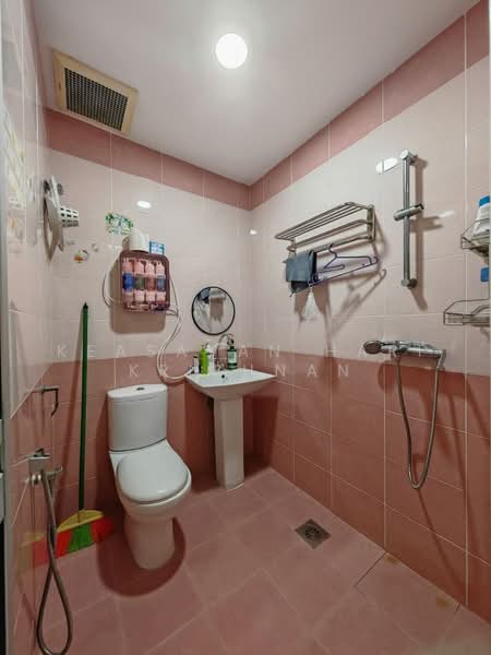 Rumah Teres 1.5-Tingkat untuk Dijual di Taman Gembira (Jalan Klang Lama (Old Klang Road)) - Keasavan Hari Krishnan - Bathroom - PropertyGuru.com.my