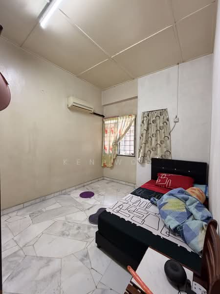 Rumah Flat untuk Dijual di Taman Muda - Ken Woo - Bedroom - PropertyGuru.com.my