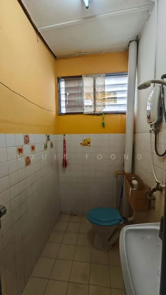 Apartment for Sale at Greenview Apartment - Louis Foong - Bathroom - PropertyGuru.com.my