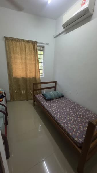 Rumah Teres 1.5-Tingkat untuk Dijual di Taman Sri Kluang (Kluang) - Shanel Tee - Bedroom - PropertyGuru.com.my