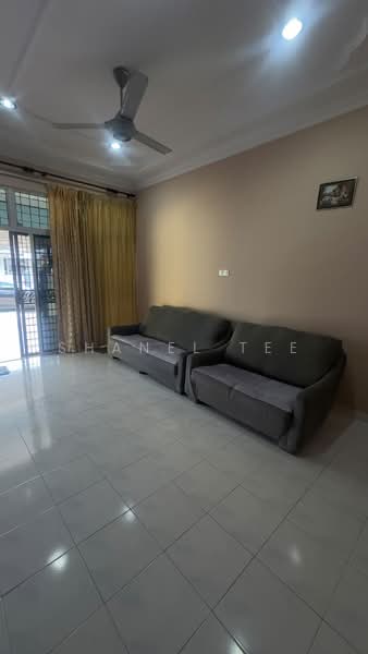 Rumah Teres 1.5-Tingkat untuk Dijual di Taman Sri Kluang (Kluang) - Shanel Tee - Living Room - PropertyGuru.com.my