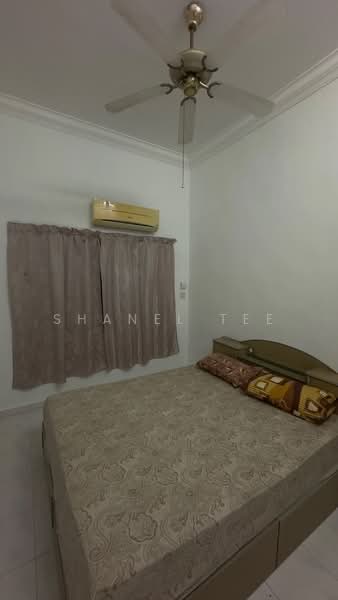 Rumah Teres 1.5-Tingkat untuk Dijual di Taman Sri Kluang (Kluang) - Shanel Tee - Bedroom - PropertyGuru.com.my