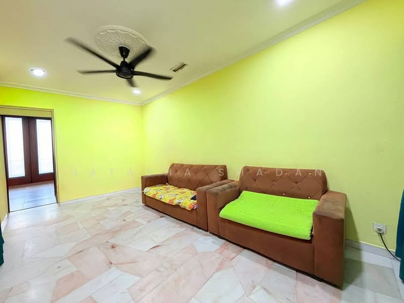 Rumah Teres 1-Tingkat untuk Dijual di Seksyen 24 (Shah Alam) - Natasha Shadan - Living Room - PropertyGuru.com.my