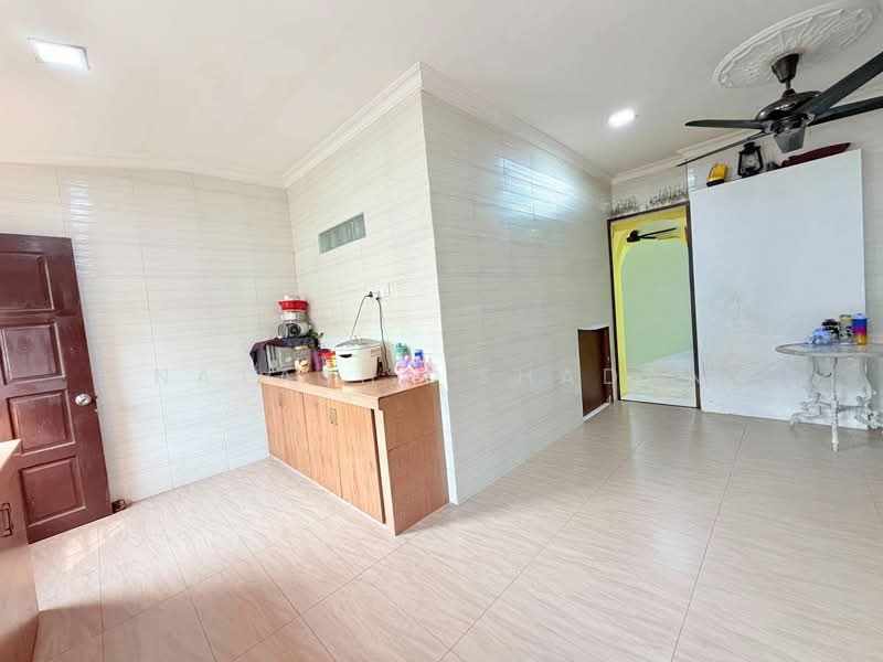 Rumah Teres 1-Tingkat untuk Dijual di Seksyen 24 (Shah Alam) - Natasha Shadan - Kitchen - PropertyGuru.com.my