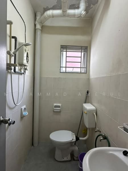 Pangsapuri untuk Disewa di Danau Seri - Muhammad Amerul - Bathroom - PropertyGuru.com.my