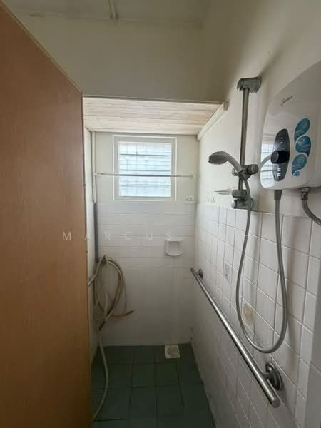 Rumah Teres 1-Tingkat untuk Disewa di Kepong Baru (Kepong) - Marcus Koh - Bathroom - PropertyGuru.com.my