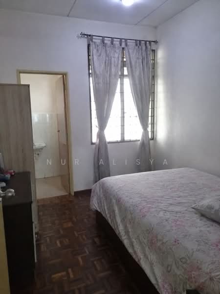 Rumah Teres 2-Tingkat untuk Disewa di Cheras (Selangor) - Nur Alisya - Bedroom - PropertyGuru.com.my