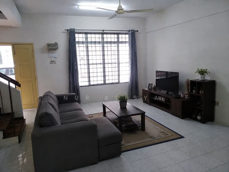 Rumah Teres 2-Tingkat untuk Disewa di Cheras (Selangor) - Nur Alisya - Living Room - PropertyGuru.com.my