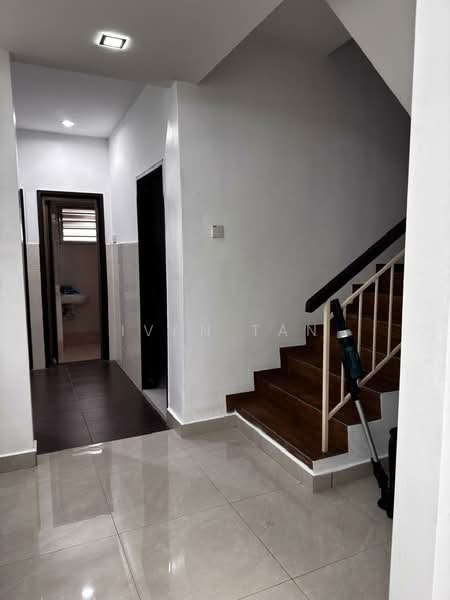 2-storey Terraced House for Sale in TAMAN PUCHONG UTAMA (Puchong) - Ivan Tan - Corridor - PropertyGuru.com.my