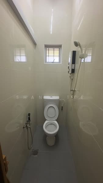 Rumah Teres 1.5-Tingkat untuk Disewa di Taman Sri Kluang (Kluang) - Shanel Tee - Bathroom - PropertyGuru.com.my
