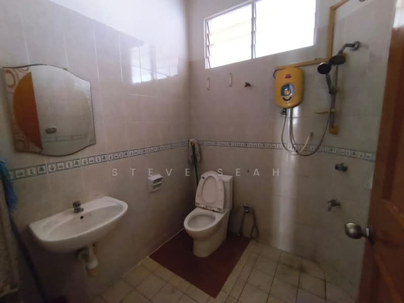 Rumah Teres 1.5-Tingkat untuk Disewa di Taman Impian Emas (Skudai) - Steve Seah - Bathroom - PropertyGuru.com.my