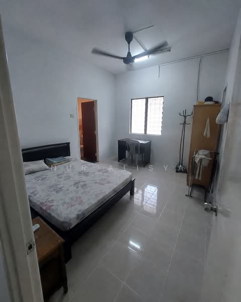 2-storey Terraced House for Rent in Damansara Damai (Selangor) - Nur Alisya - Bedroom - PropertyGuru.com.my