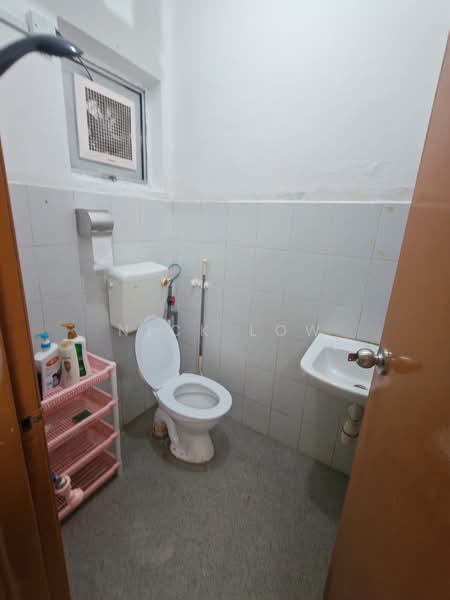 Apartment for Rent at Taman Desa Kempas - Nick Low - Bathroom - PropertyGuru.com.my