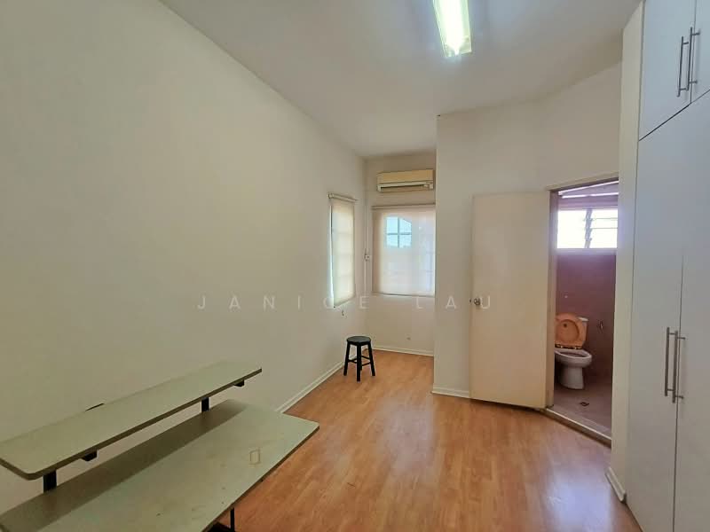 Rumah Teres 3-Tingkat untuk Dijual di Taman Bukit Segar (Cheras) - Janice Lau - Bathroom - PropertyGuru.com.my