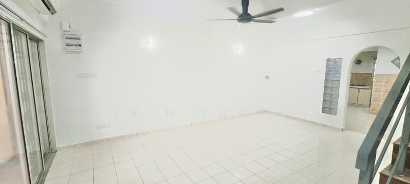 Rumah Teres untuk Disewa di Seksyen 32, Kemuning Green Ville (Shah Alam) - Erin Yusof - Living Room - PropertyGuru.com.my