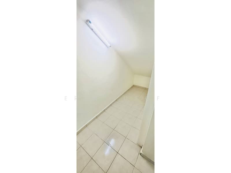 Rumah Teres untuk Disewa di Seksyen 32, Kemuning Green Ville (Shah Alam) - Erin Yusof - Interior - PropertyGuru.com.my
