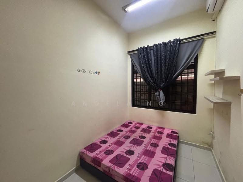 2-storey Terraced House for Sale in Taman Suria (Johor Bahru) - Angela Ng - Bedroom - PropertyGuru.com.my