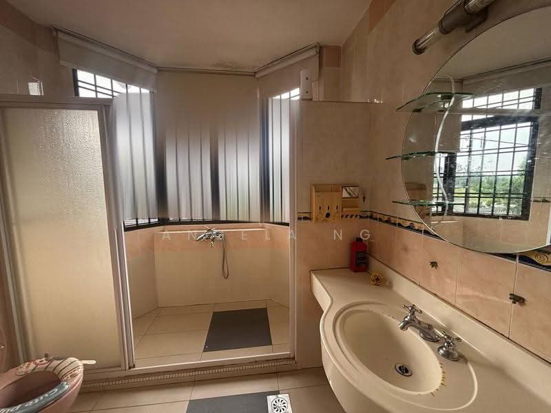 2-storey Terraced House for Sale in Taman Suria (Johor Bahru) - Angela Ng - Bathroom - PropertyGuru.com.my