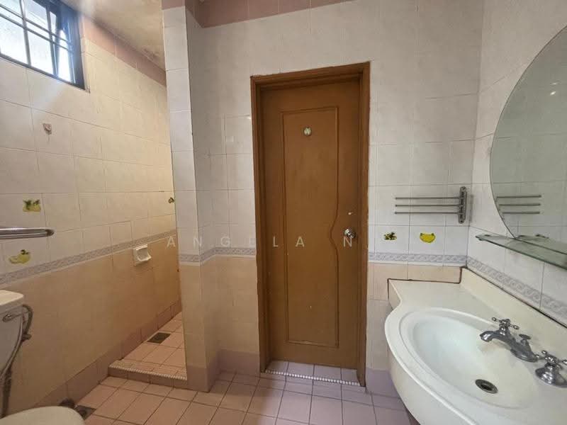 2-storey Terraced House for Sale in Taman Suria (Johor Bahru) - Angela Ng - Bathroom - PropertyGuru.com.my