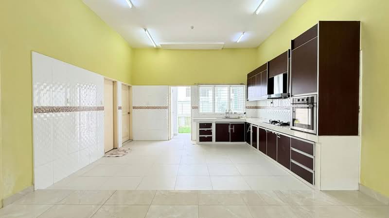 2-storey Terraced House for Sale in D'Kayangan (Shah Alam) - Natasha Shadan - Kitchen - PropertyGuru.com.my