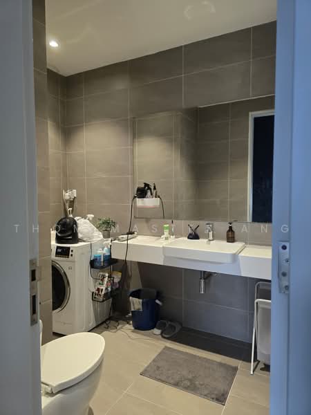 Kediaman Servis untuk Dijual di Quill Residence - Thom Master Ang - Bathroom - PropertyGuru.com.my