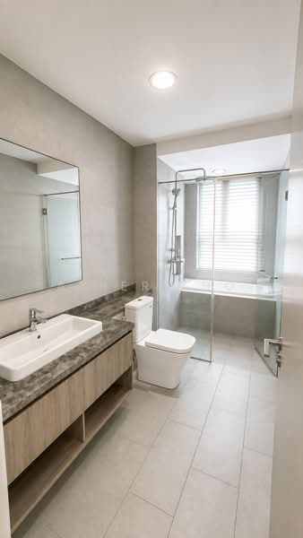 Kondominium untuk Dijual di Residensi Astrea - Albert Ho - Bathroom - PropertyGuru.com.my