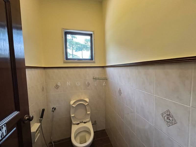 Bungalow House untuk Disewa di Leisure Farm (Gelang Patah) - Angela Ng - Bathroom - PropertyGuru.com.my