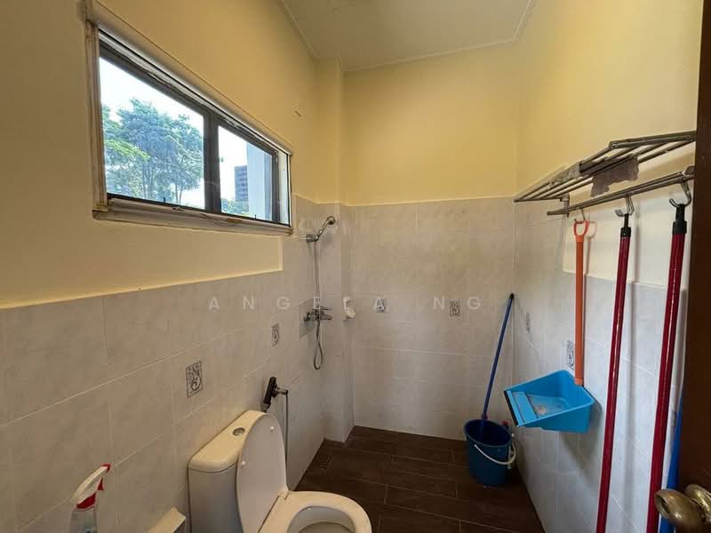 Bungalow House untuk Disewa di Leisure Farm (Gelang Patah) - Angela Ng - Bathroom - PropertyGuru.com.my
