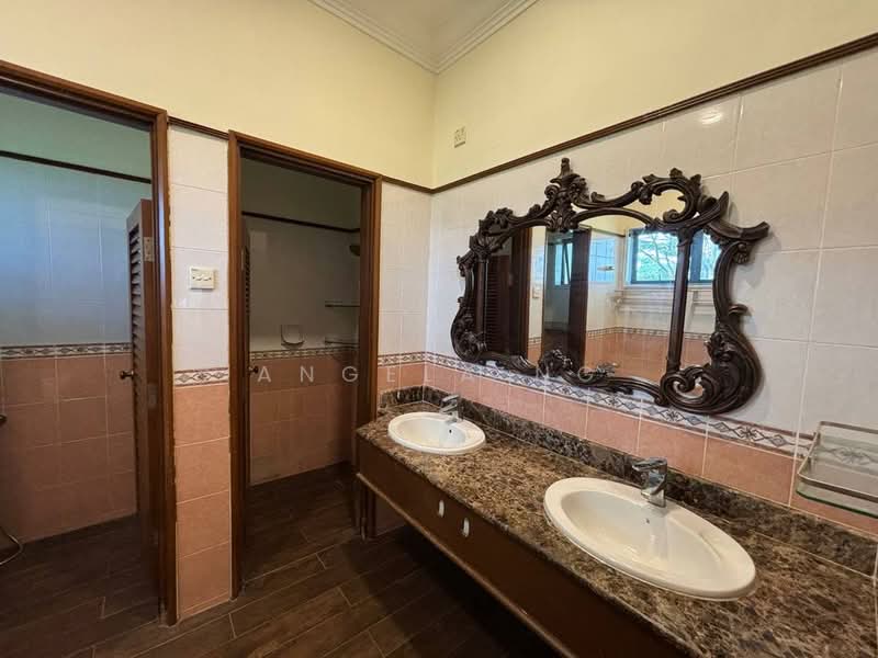 Bungalow House untuk Disewa di Leisure Farm (Gelang Patah) - Angela Ng - Bathroom - PropertyGuru.com.my