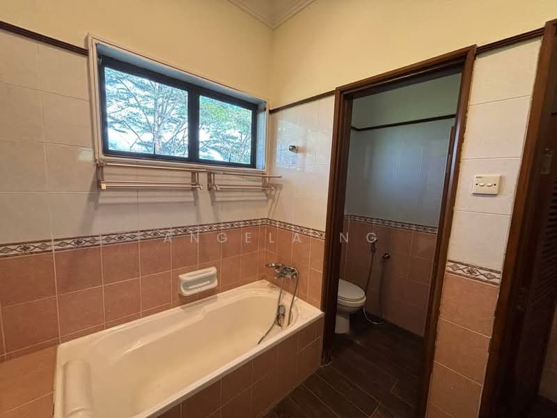Bungalow House untuk Disewa di Leisure Farm (Gelang Patah) - Angela Ng - Bathroom - PropertyGuru.com.my