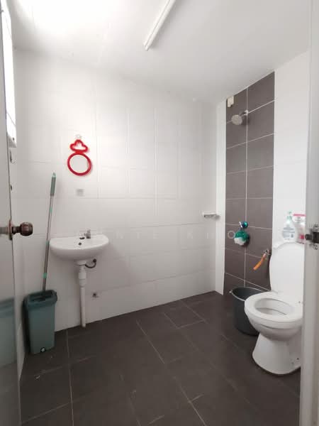 Pangsapuri untuk Disewa di De Kiara - Annie Kho - Bathroom - PropertyGuru.com.my