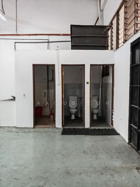 Kilang untuk Disewa di Taman Ehsan (Kepong) - Marcus Koh - Bathroom - PropertyGuru.com.my