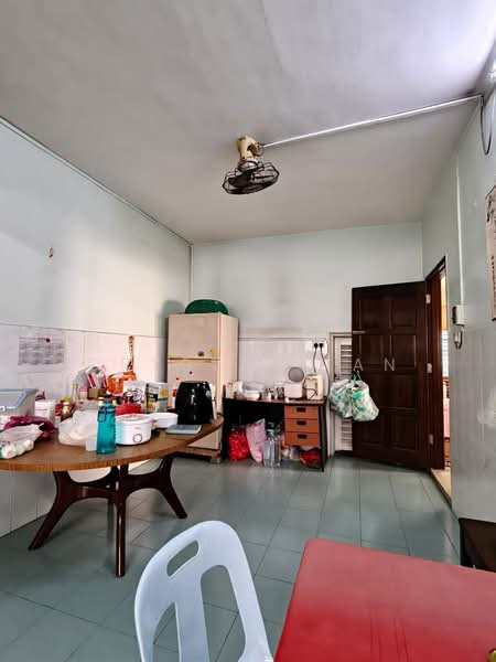 Rumah Berkembar untuk Dijual di Taman Pelangi (Johor Bahru) - Crystal Tan - Kitchen - PropertyGuru.com.my
