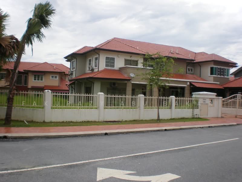 Rumah Berkembar untuk Dijual di Seksyen 7 (Shah Alam) - Fakurazy Abu Bakar - Exterior - PropertyGuru.com.my