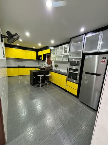 Terraced House for Sale in Lestari Putra (Seri Kembangan) - Maxx Salleh Hassan Chew - Kitchen - PropertyGuru.com.my