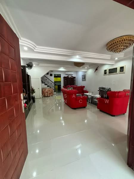 Terraced House for Sale in Lestari Putra (Seri Kembangan) - Maxx Salleh Hassan Chew - Living Room - PropertyGuru.com.my