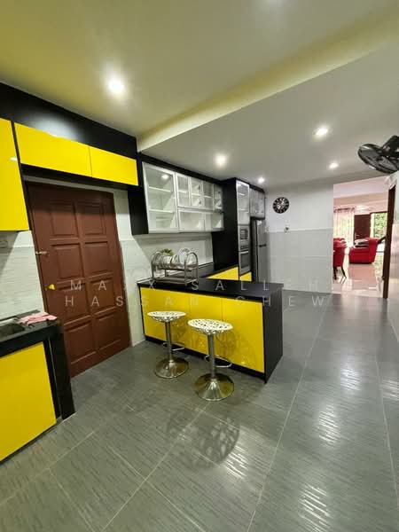 Terraced House for Sale in Lestari Putra (Seri Kembangan) - Maxx Salleh Hassan Chew - Kitchen - PropertyGuru.com.my