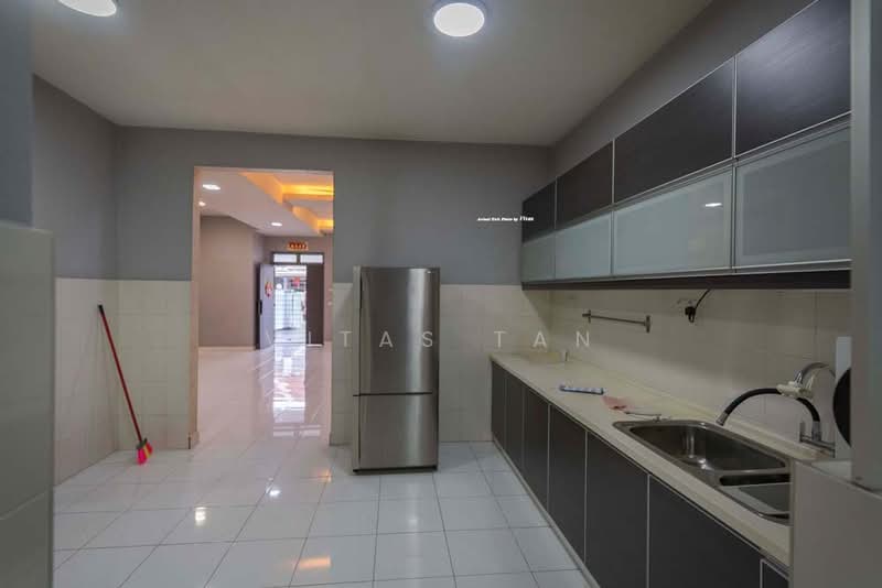 Rumah Teres 2-Tingkat untuk Dijual di Setia Impian (Setia Alam) - Vitas Tan - Kitchen - PropertyGuru.com.my