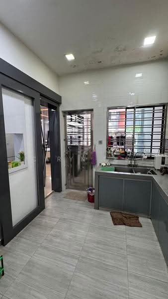 Rumah Kluster untuk Dijual di Skudai (Johor) - Caryn Ter - Kitchen - PropertyGuru.com.my