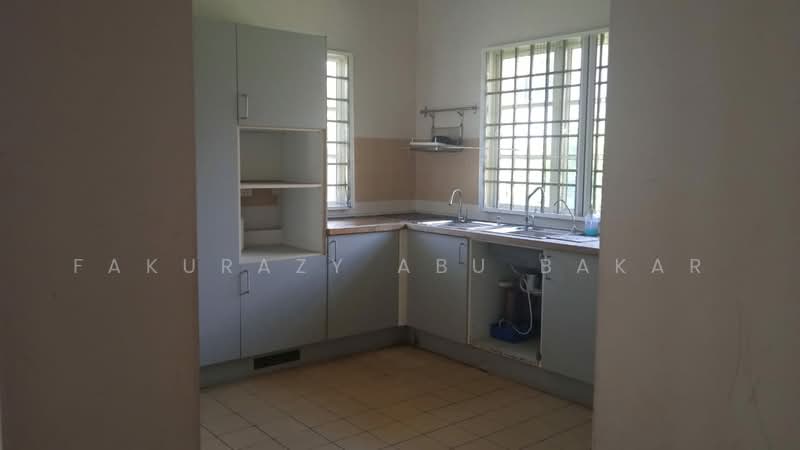 Rumah Berkembar untuk Dijual di Seksyen 7 (Shah Alam) - Fakurazy Abu Bakar - Kitchen - PropertyGuru.com.my