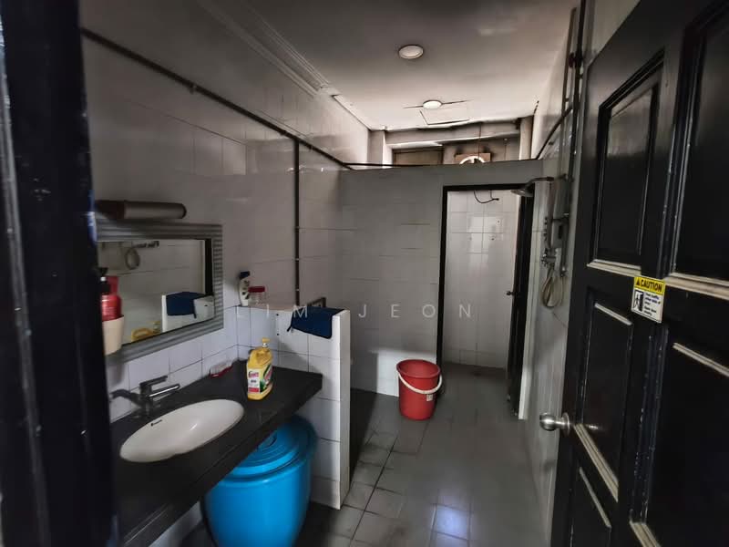 Kilang untuk Disewa di West Port (Pelabuhan Barat) (Port Klang (Pelabuhan Klang)) - Lim Jeon - Bathroom - PropertyGuru.com.my