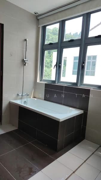 3-storey Terraced House for Rent in Sungai Ara (Penang) - Gaik Suan Tan - Bathroom - PropertyGuru.com.my