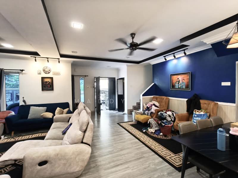 Rumah Kluster untuk Dijual di Taman Desiran Bayu (Puchong) - Maddy Ho - Living Room - PropertyGuru.com.my