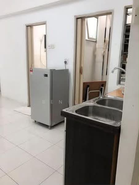 Apartment for Sale at Damai Vista Apartment - Ben Lee - Kitchen - PropertyGuru.com.my