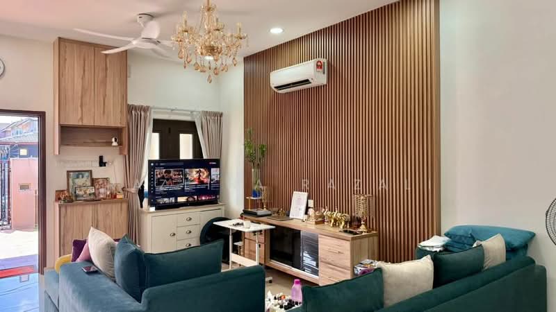 1.5-storey Terraced House for Sale in Usj 3 (Subang Jaya) - Razlina Razali - Living Room - PropertyGuru.com.my