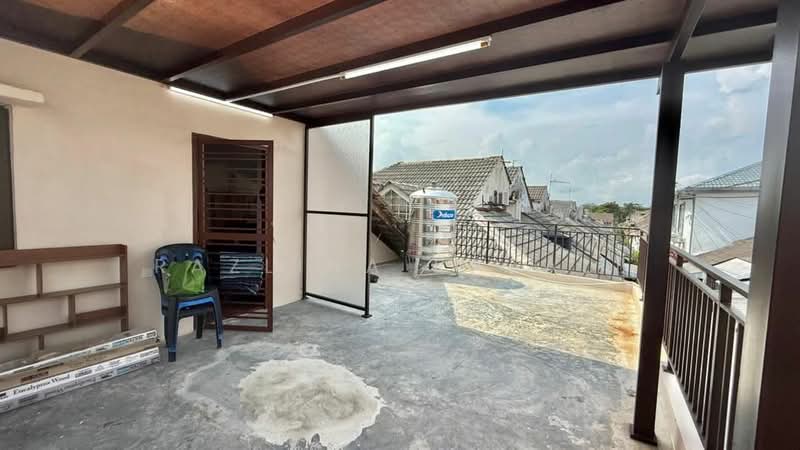1.5-storey Terraced House for Sale in Usj 3 (Subang Jaya) - Razlina Razali - Balcony - PropertyGuru.com.my