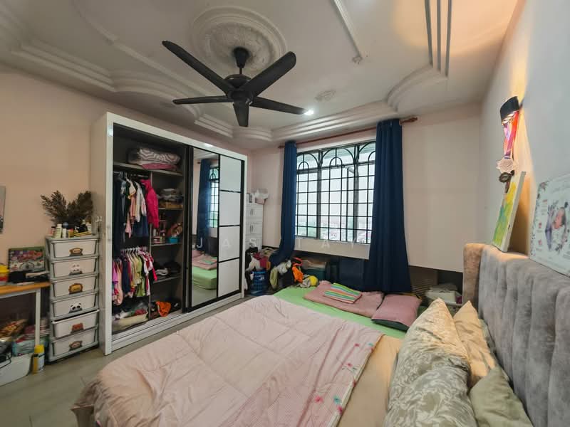 Pangsapuri untuk Dijual di Mon Bisca - Jas Tay - Bedroom - PropertyGuru.com.my