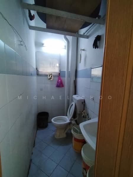 Pangsapuri untuk Dijual di Taman Serdang Perdana - Michael Choo - Bathroom - PropertyGuru.com.my