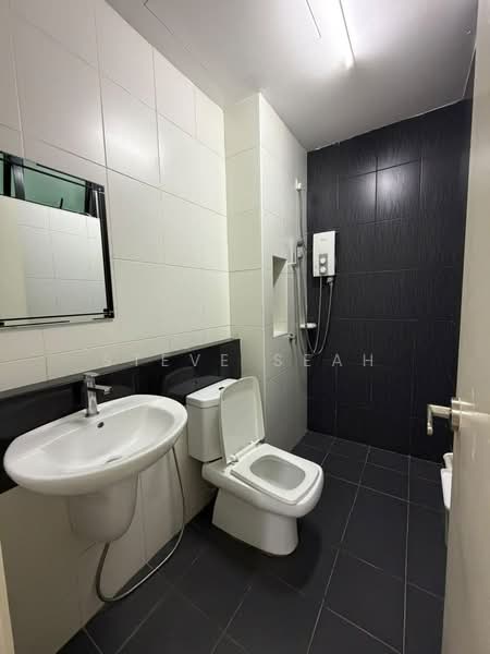 Service Residence for Rent at Sky Peak Residences - Steve Seah - Bathroom - PropertyGuru.com.my